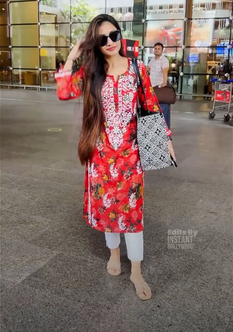 2025/07/1001345658.jpg Liza Chikankari MulMul Straight Kurta- Red - Image 1
