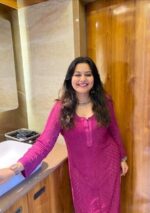 Hania Viscose Resham Jaal Chikankari Work Long Kurti - Image 2