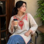 Women's Kashmiri Aari Embroidered Cotton Short Kurti- Cream